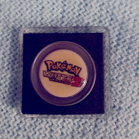 Pokemon White Version 2 collector coin - Picture 1 of 2